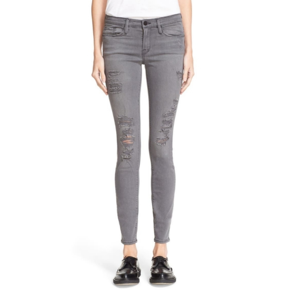 Frame le Skinny de Jeanne in Grey Shred